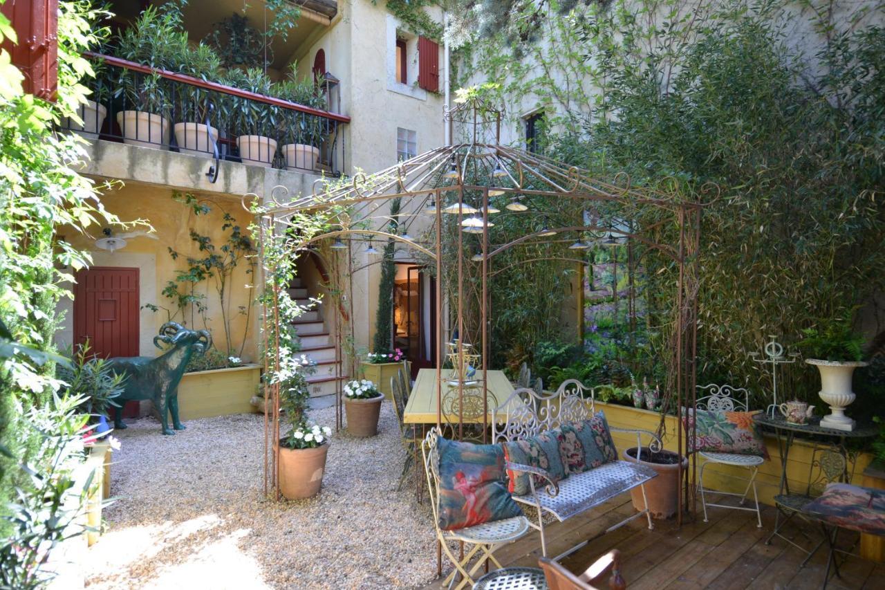 La Barbella Lägenhet Lourmarin Exteriör bild